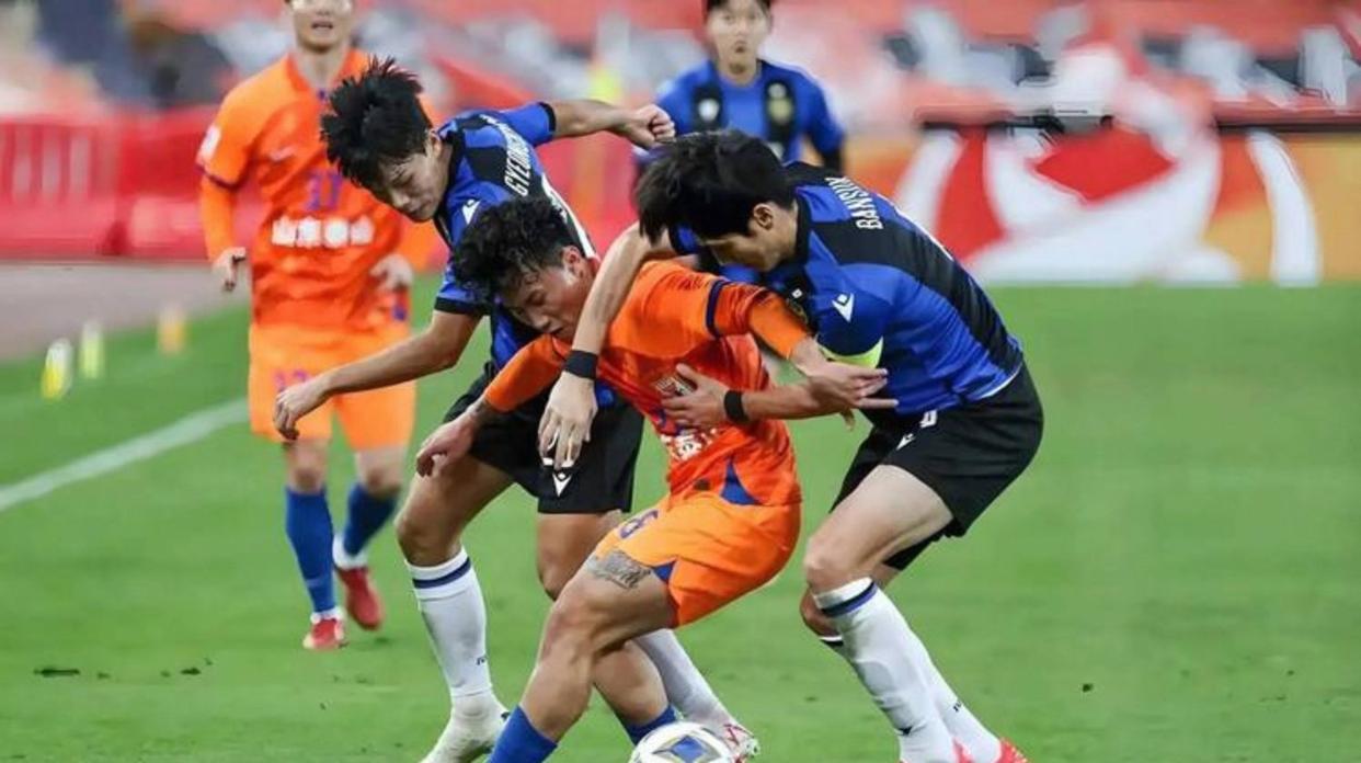 包含竞争激烈，双方球队拼尽全力追求胜利的词条