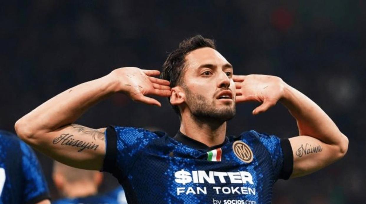 阿贾克斯在客场大胜，保持领先优势