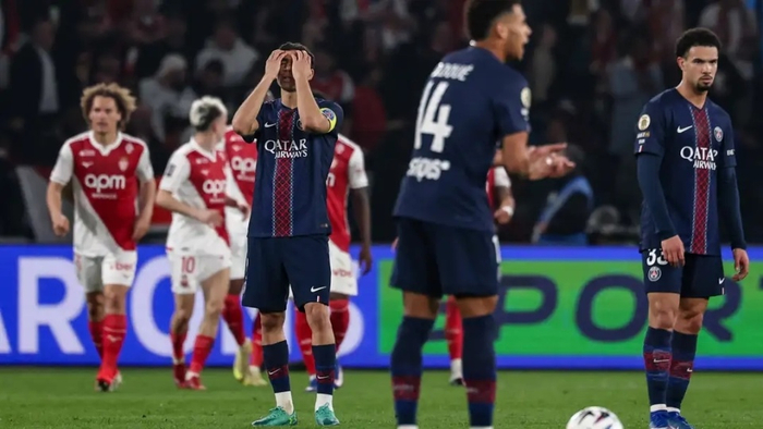 索肖惨败摩纳哥，高居法甲联赛第三位(法甲索肖队)