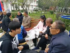 热火队球员为地方敬老院捐赠物资带来温暖(热火球队人员名单)