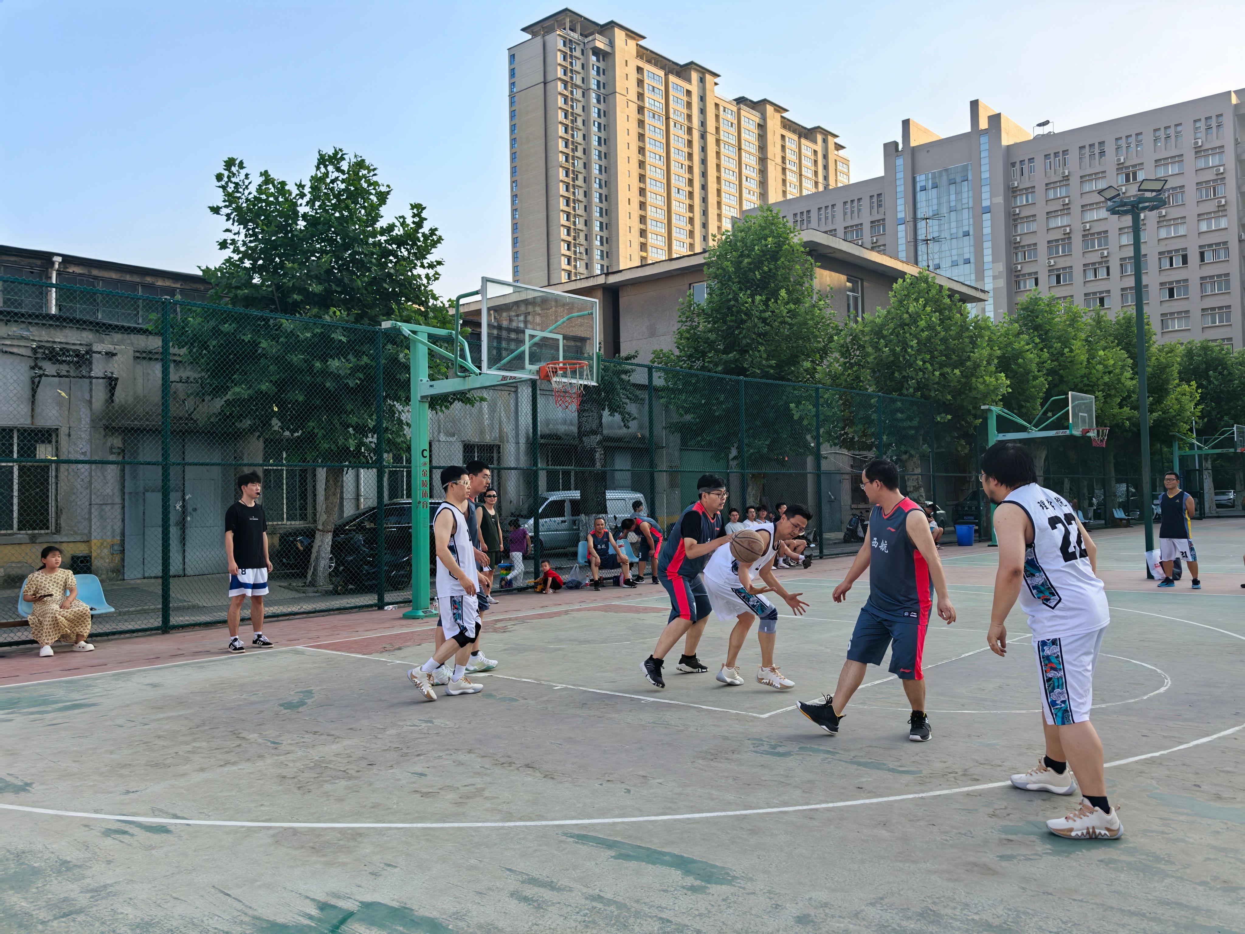 力战激情,球场上的热血拼搏气势磅礴的简单介绍 力战激情,球场上的热血拼搏气势磅礴的简单介绍