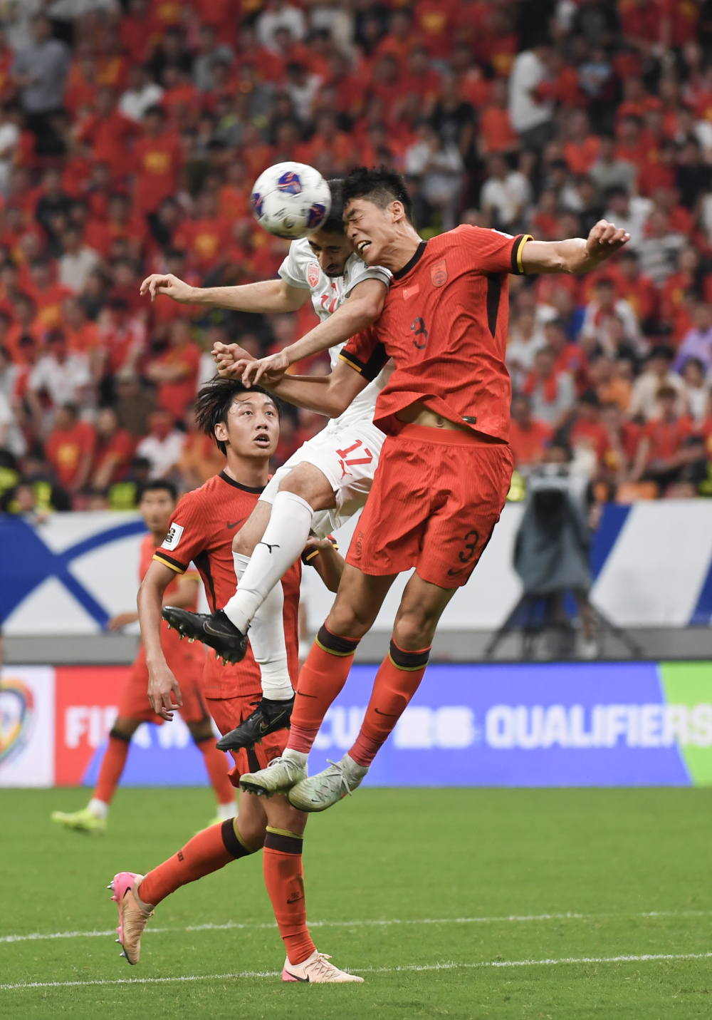关于国家级足球豪门将参加备受瞩目的国际足球对抗的信息